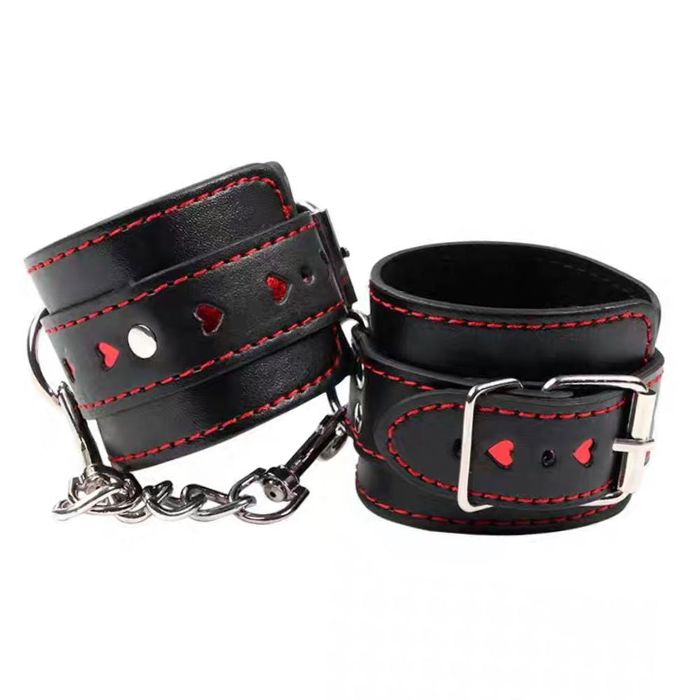 Наручники с сердечками кожзам