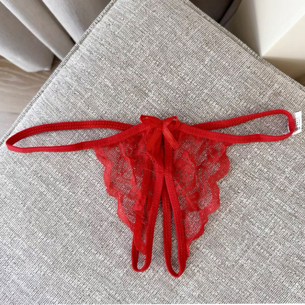 Трусики с прорезью